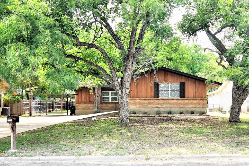 1004 Nancy Beth Dr Property Photo