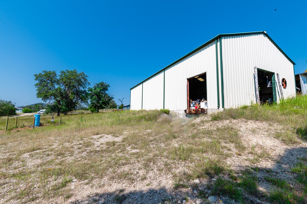 17839 N State Hwy 16 Property Photo 7