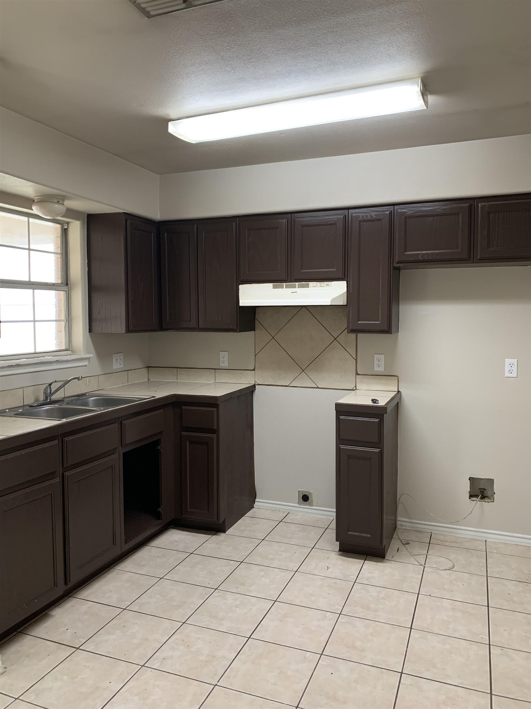 3709 Nubes Dr Property Photo