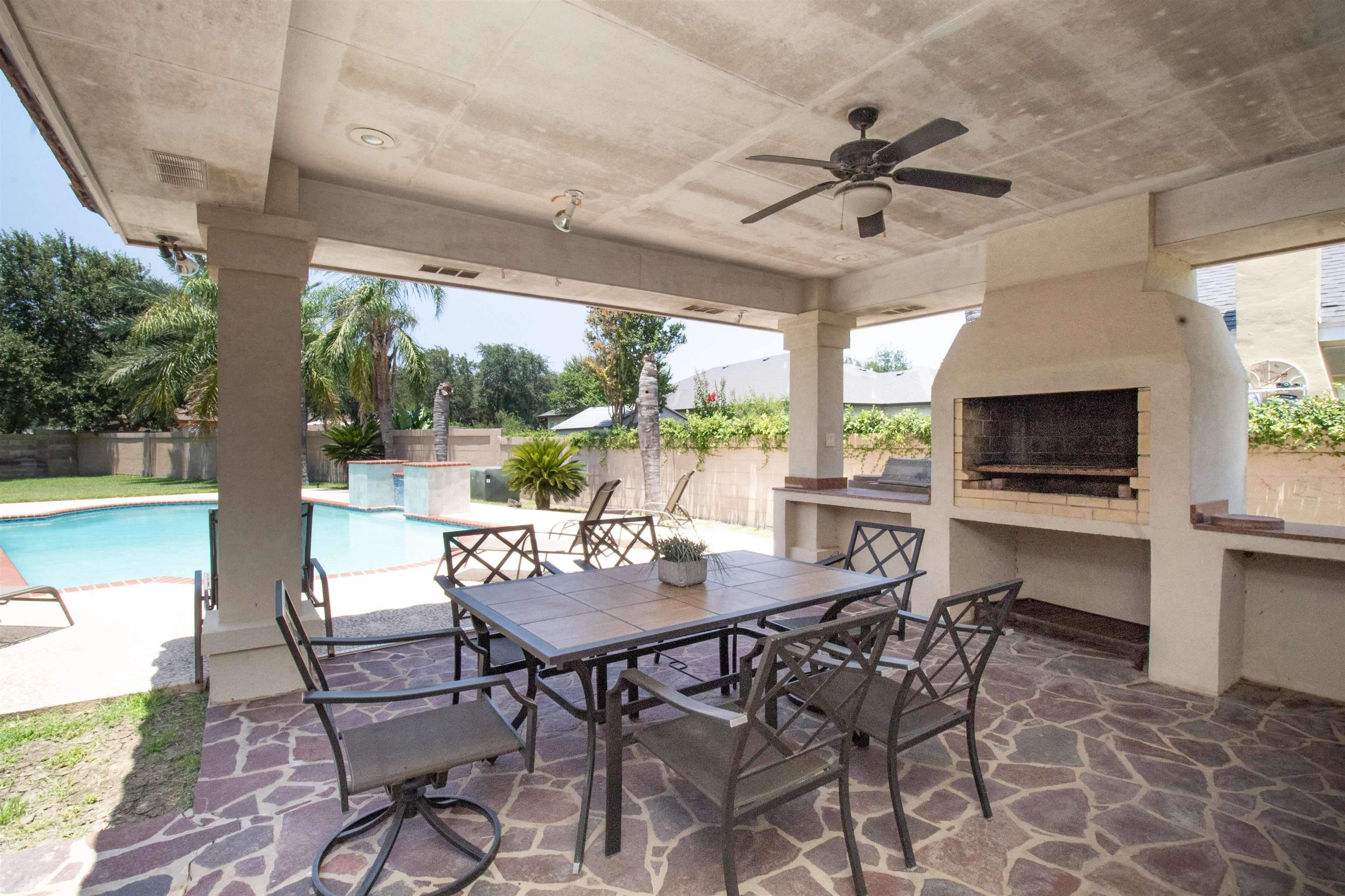 7519 Delfina Dr Property Photo 23