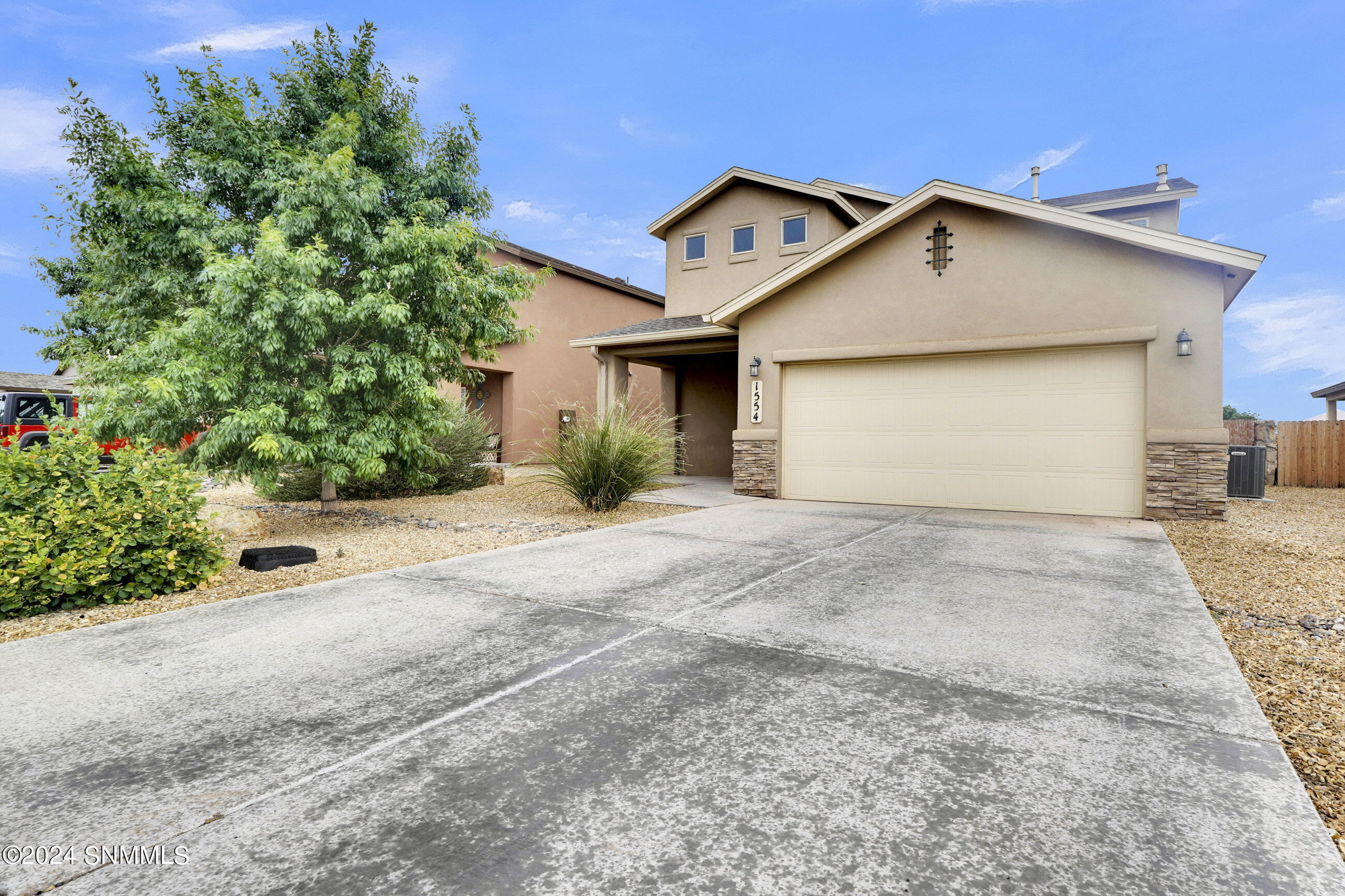1554 Santa Thomas Street Property Photo 1