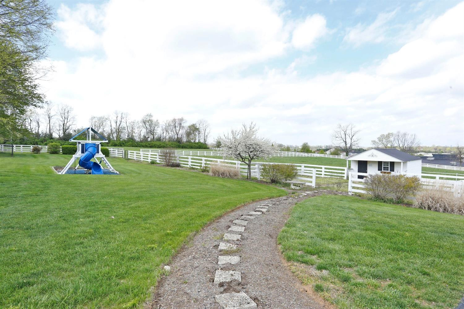 1050 Ashgrove Road Property Photo 60