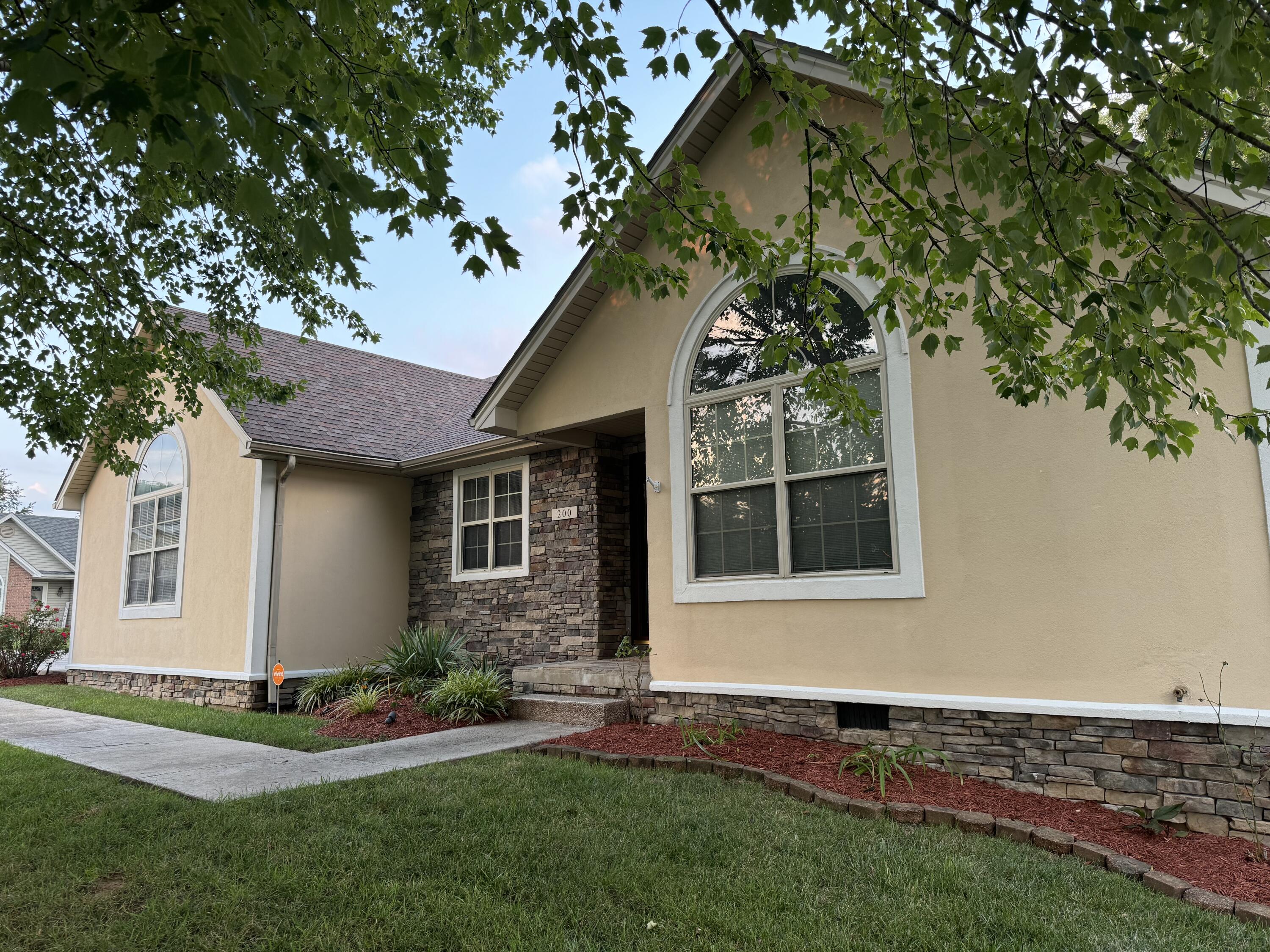 200 Swale Court Property Photo 1