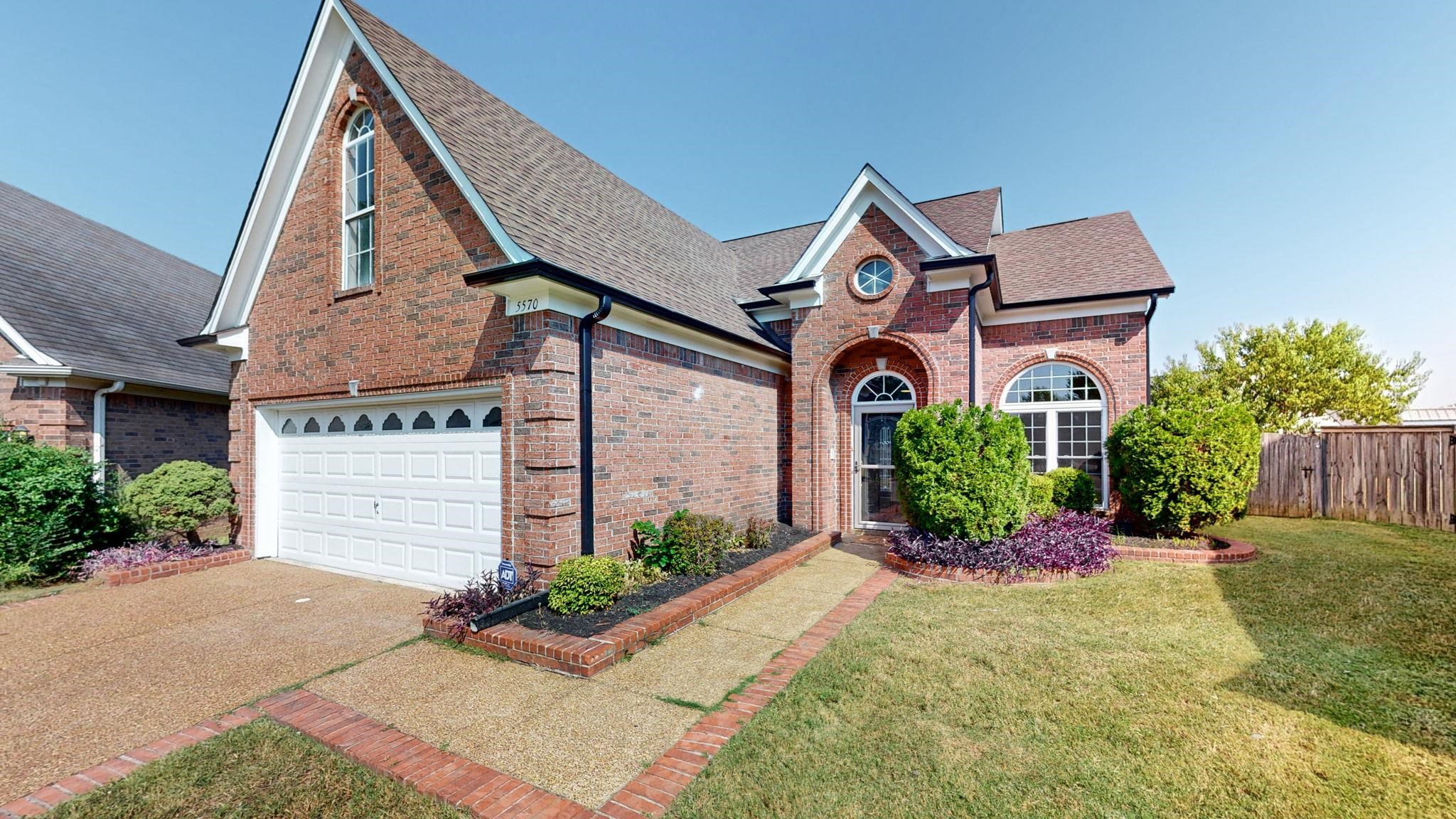 5570 Queens Ring Cv Property Photo 1
