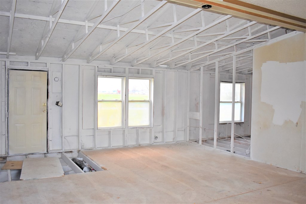10040 N Napoleon Road Property Photo 3