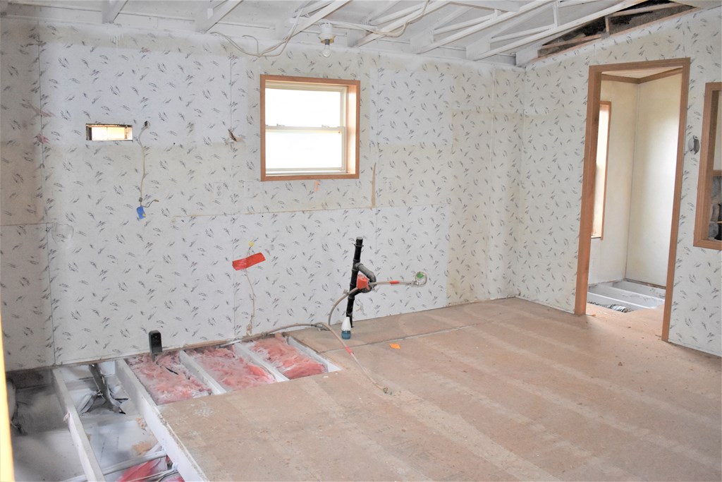 10040 N Napoleon Road Property Photo 11