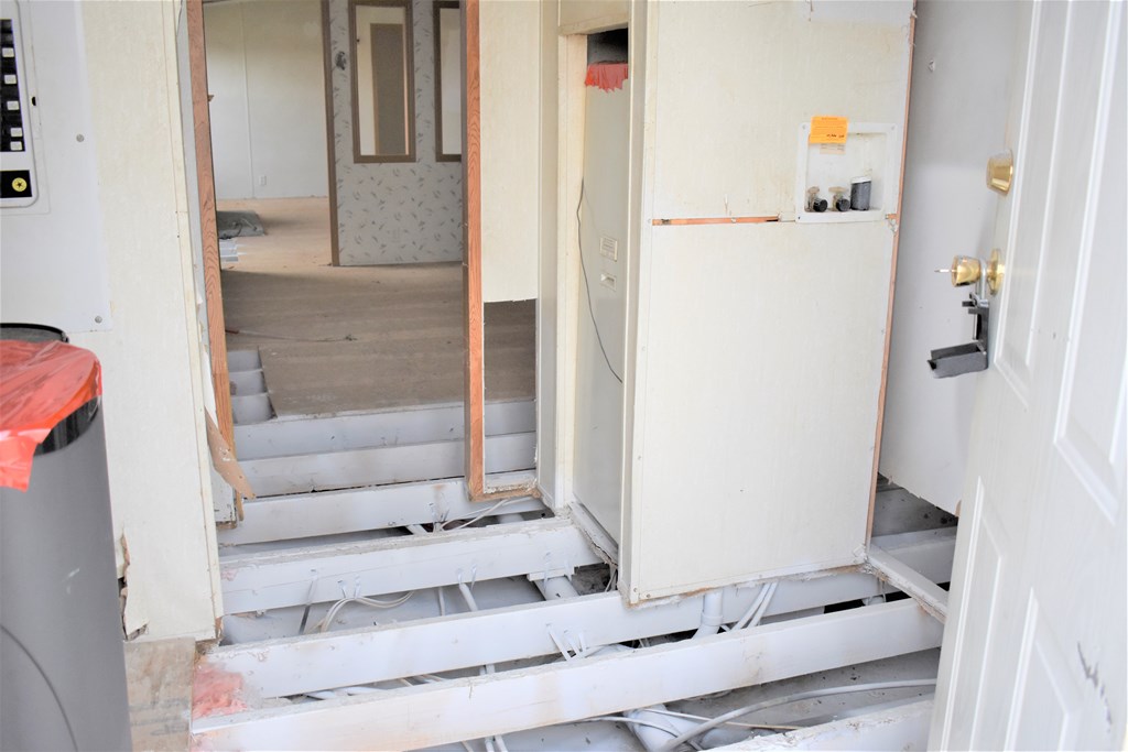 10040 N Napoleon Road Property Photo 12