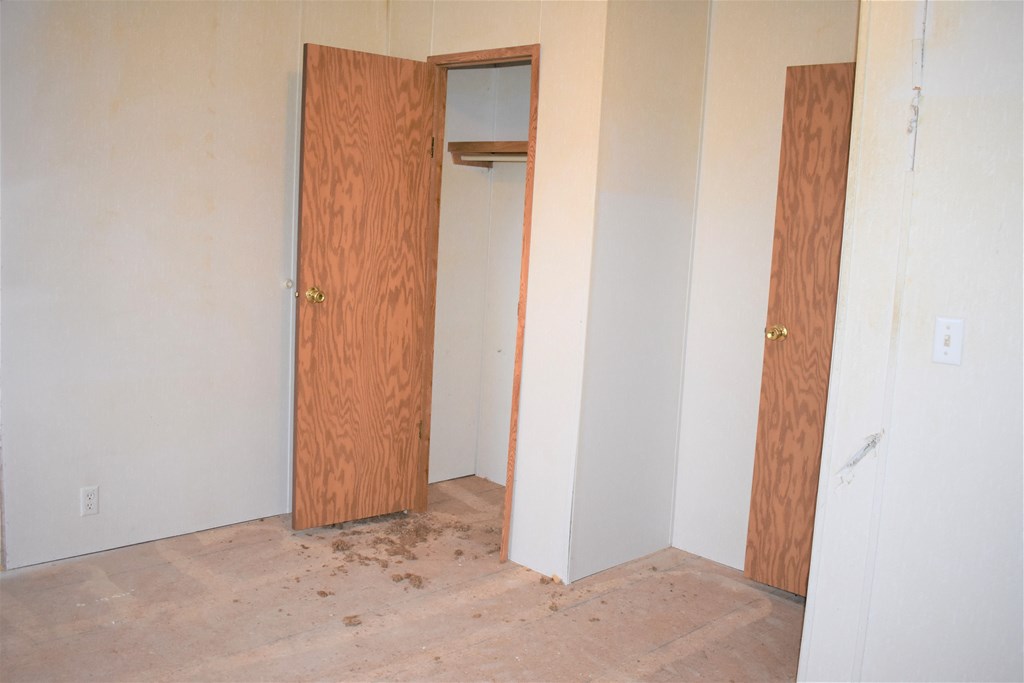 10040 N Napoleon Road Property Photo 13