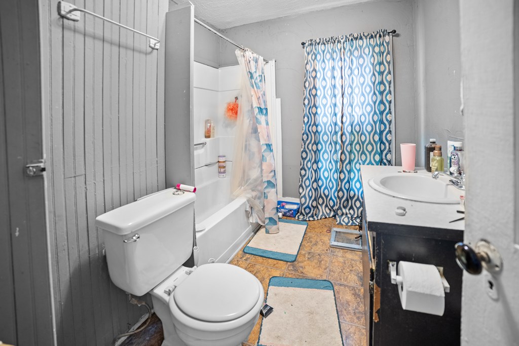 7 N Railroad Property Photo 11