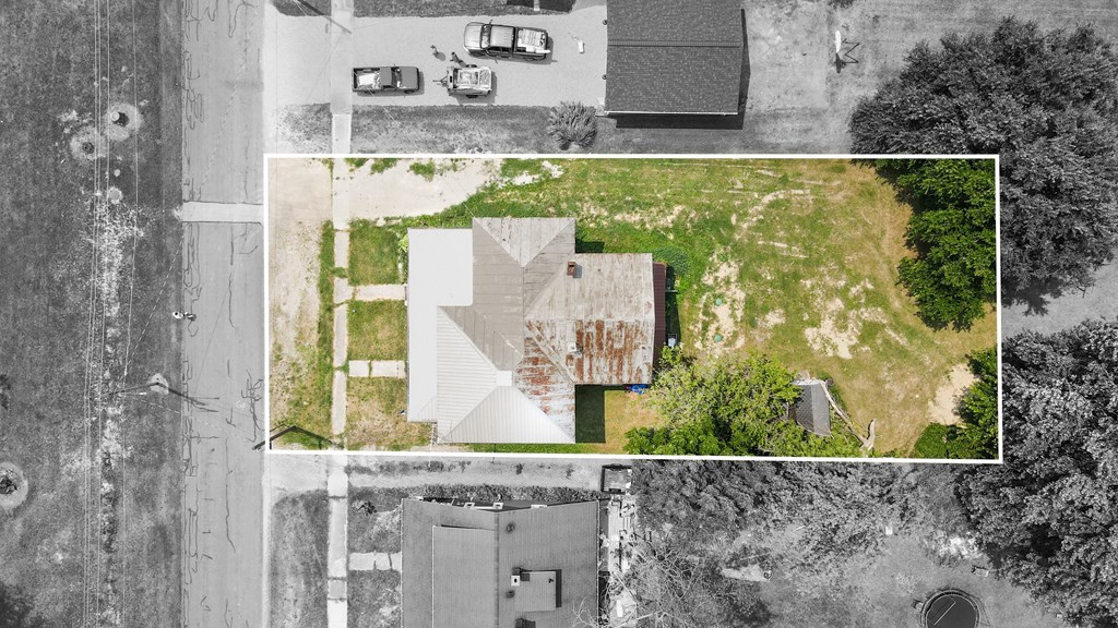 7 N Railroad Property Photo 17