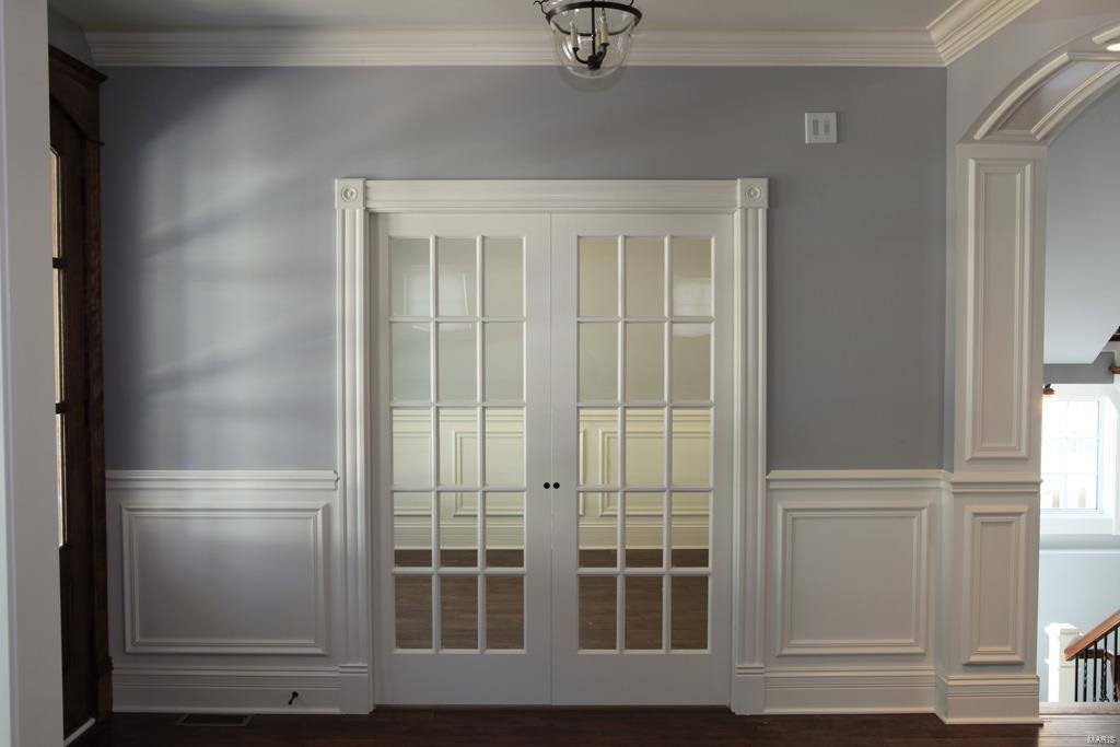 664 E Argonne Property Photo 3