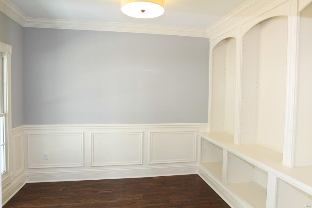 664 E Argonne Property Photo 4