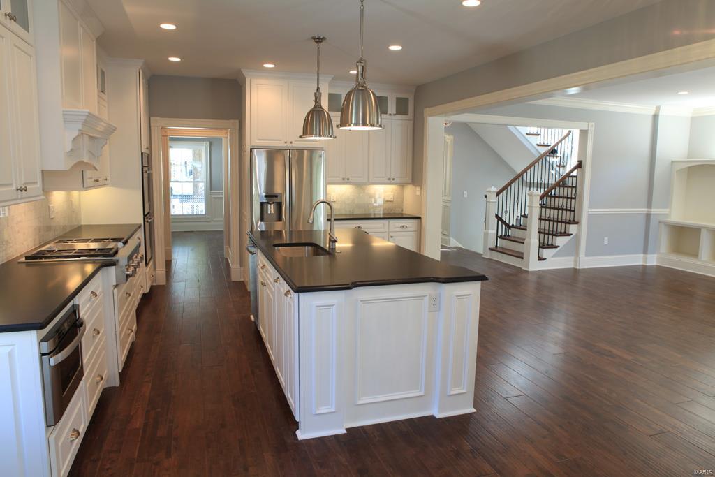 664 E Argonne Property Photo 13
