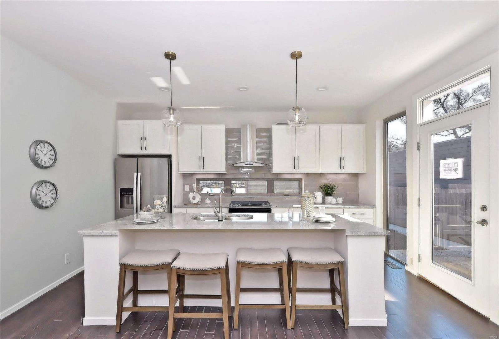 4376 Washington Boulevard Property Photo 2