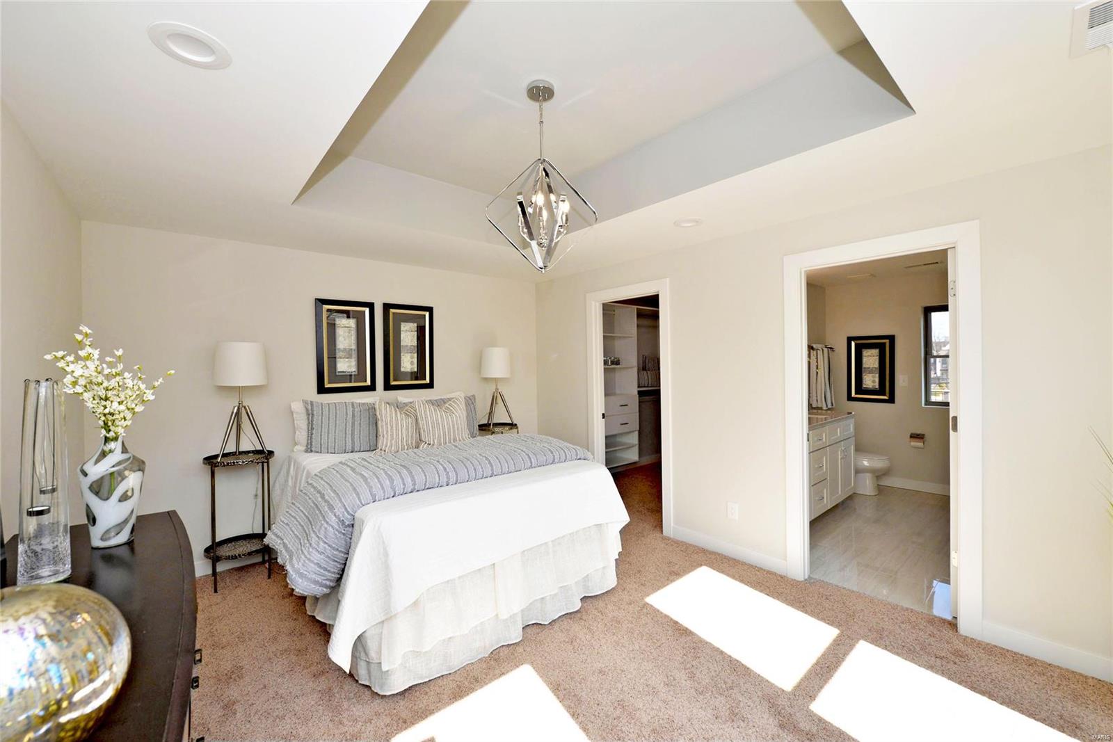 4376 Washington Boulevard Property Photo 5