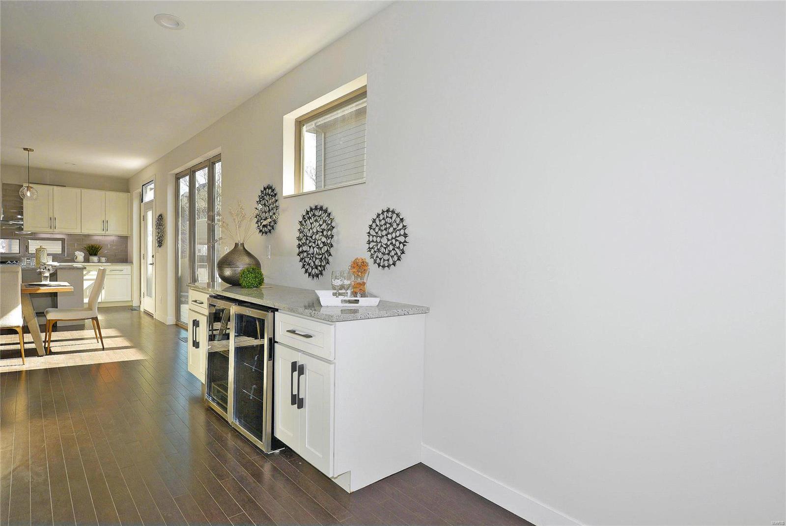 4376 Washington Boulevard Property Photo 7