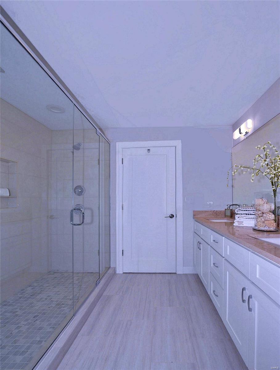 4376 Washington Boulevard Property Photo 8