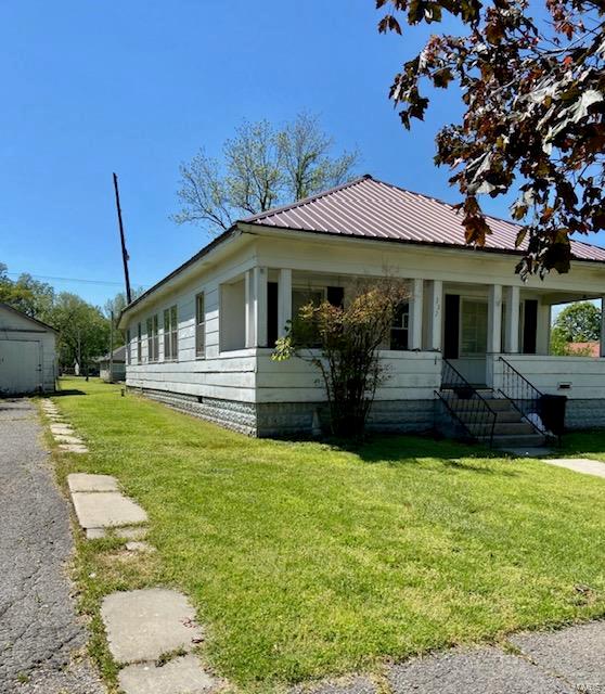 332 S Elm Property Photo 1