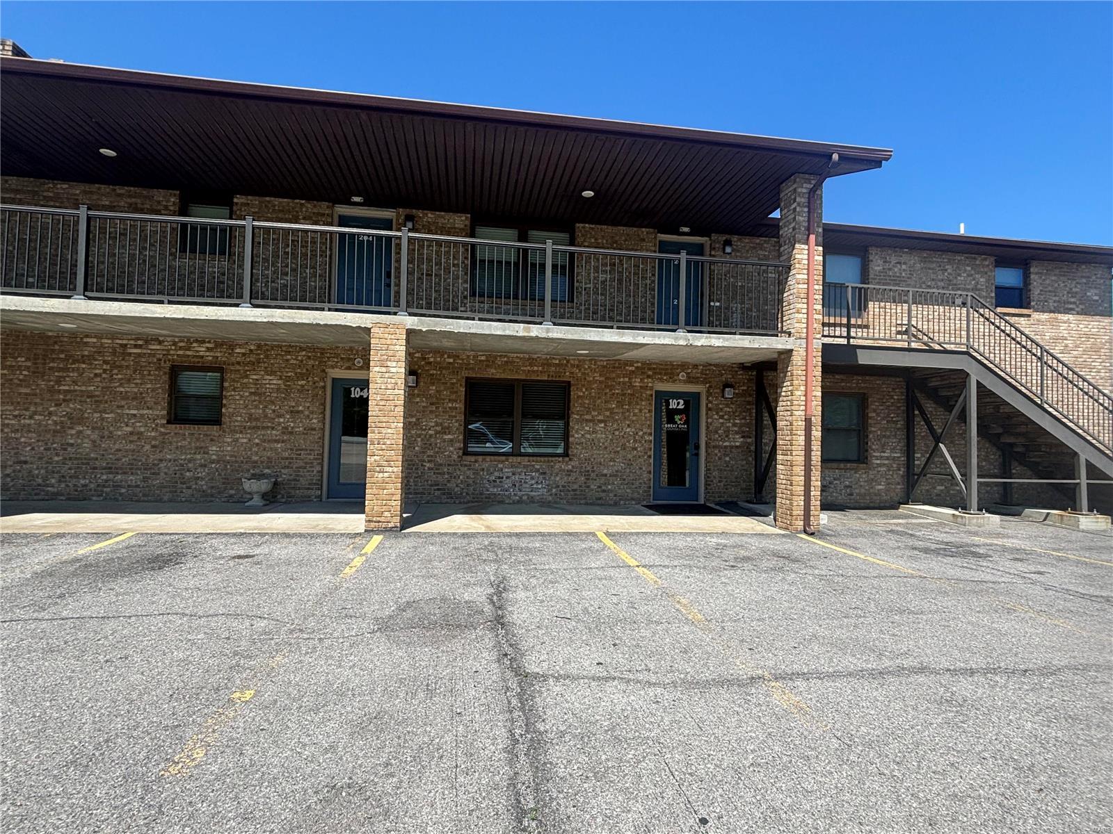 1918 N Kingshighway Street 104 Property Photo 2