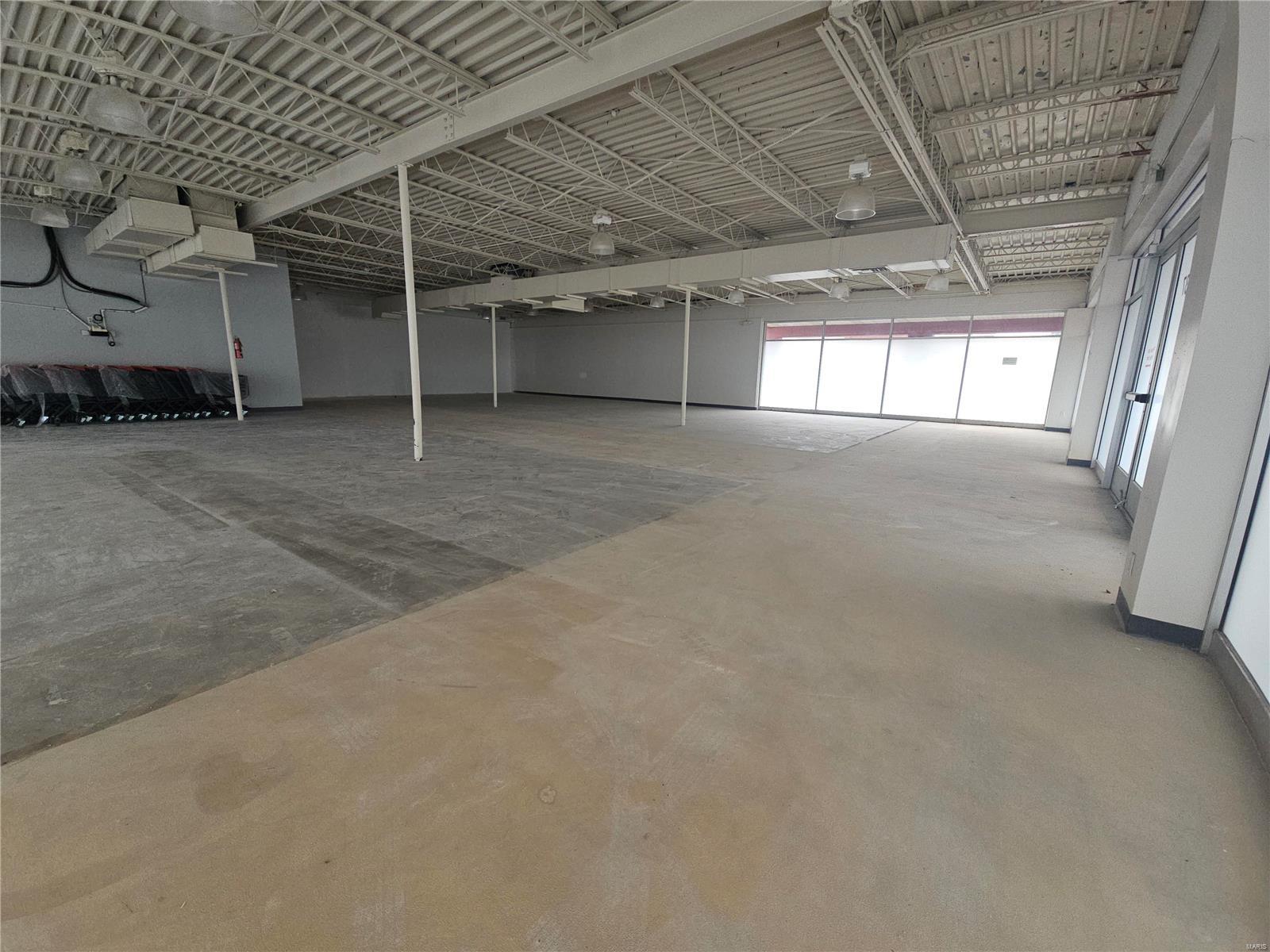 11437 Saint Charles Rock Road Property Photo 4