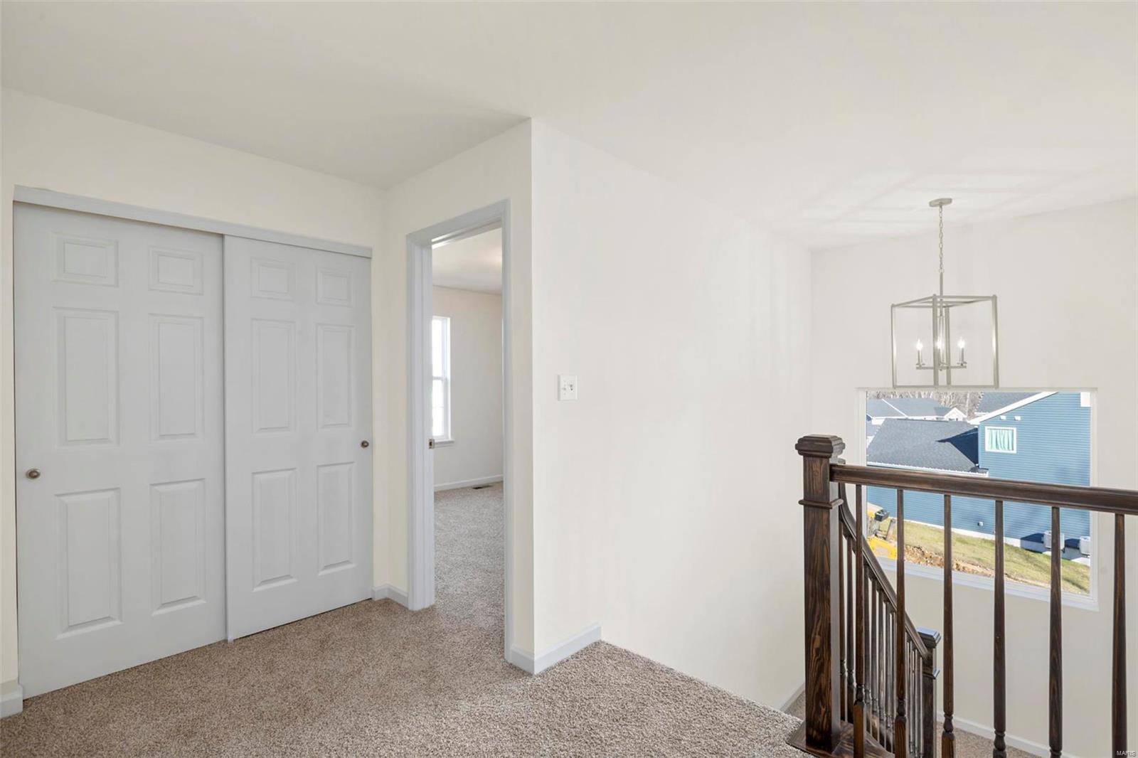 713 Crested Point Drive Property Photo 2