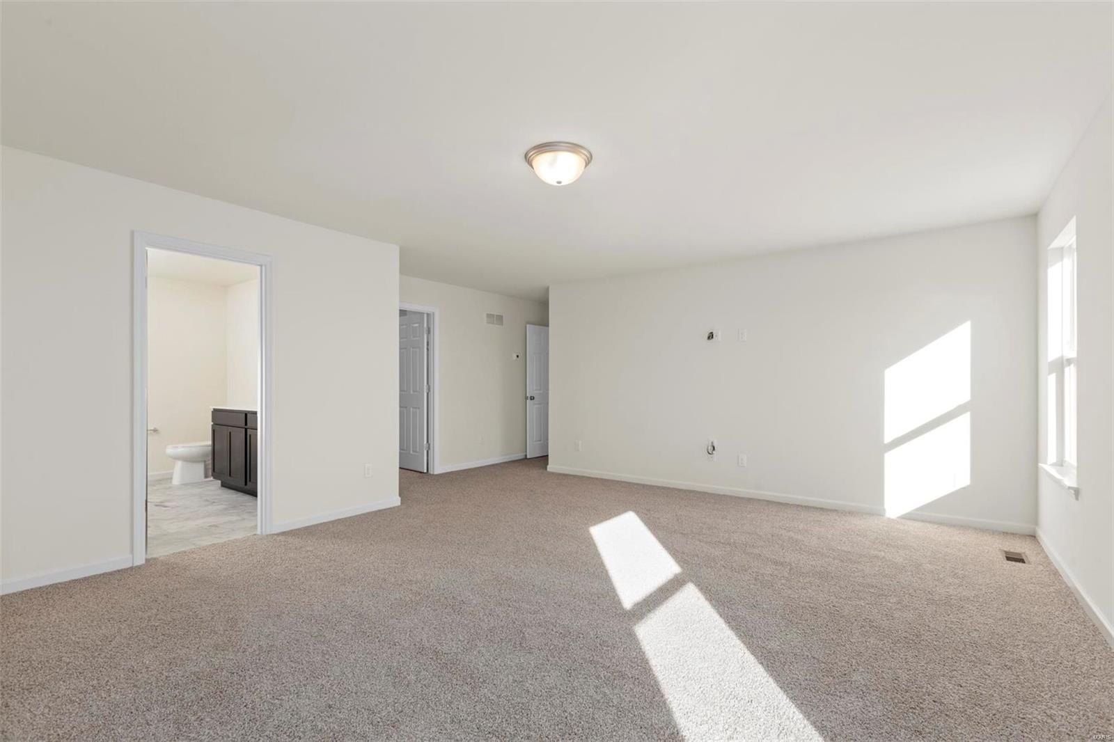 713 Crested Point Drive Property Photo 5