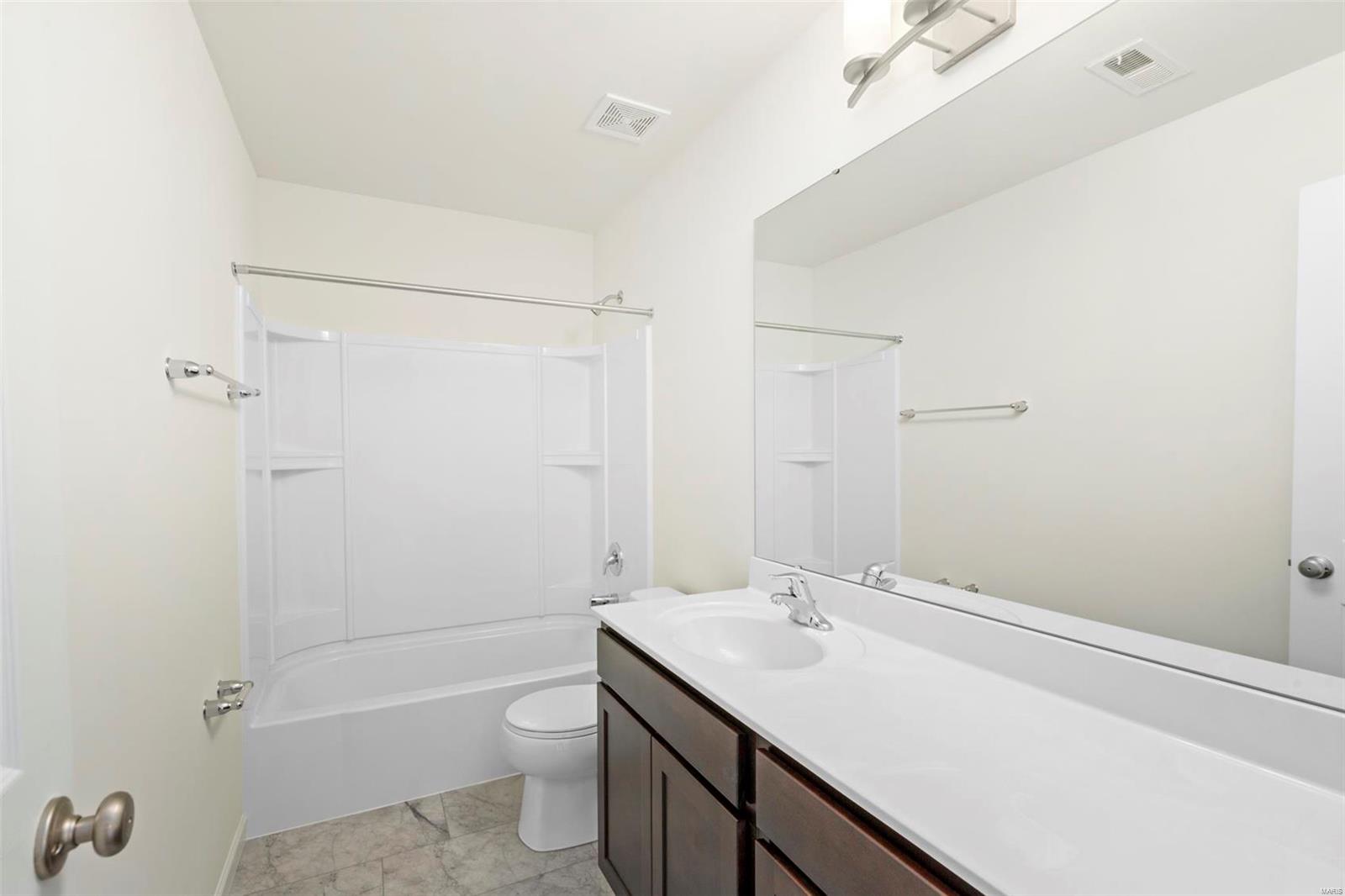 713 Crested Point Drive Property Photo 11