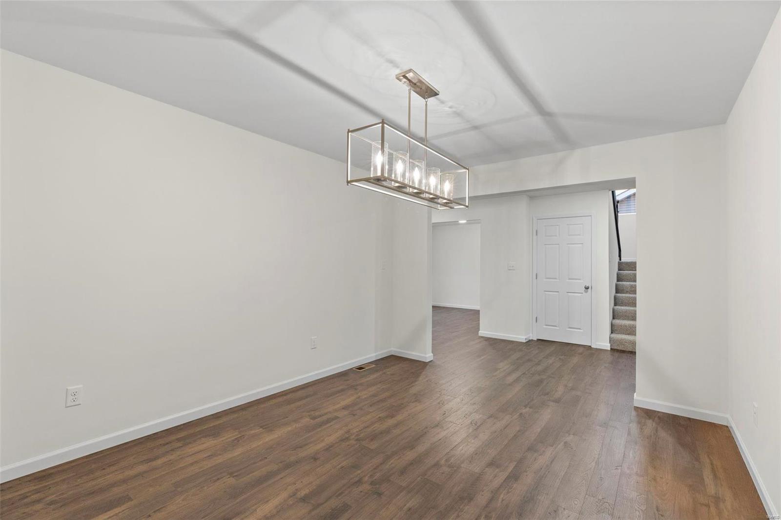 713 Crested Point Drive Property Photo 18