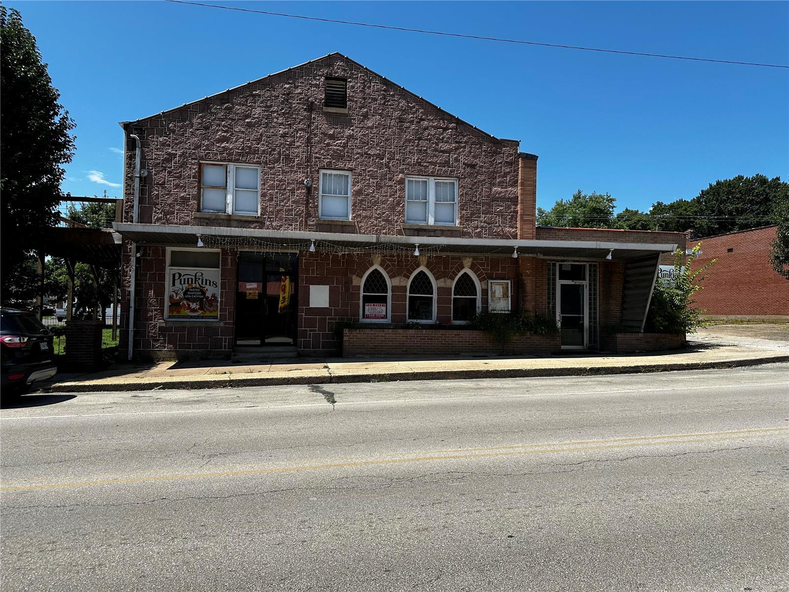 156 S Main Street Property Photo 1