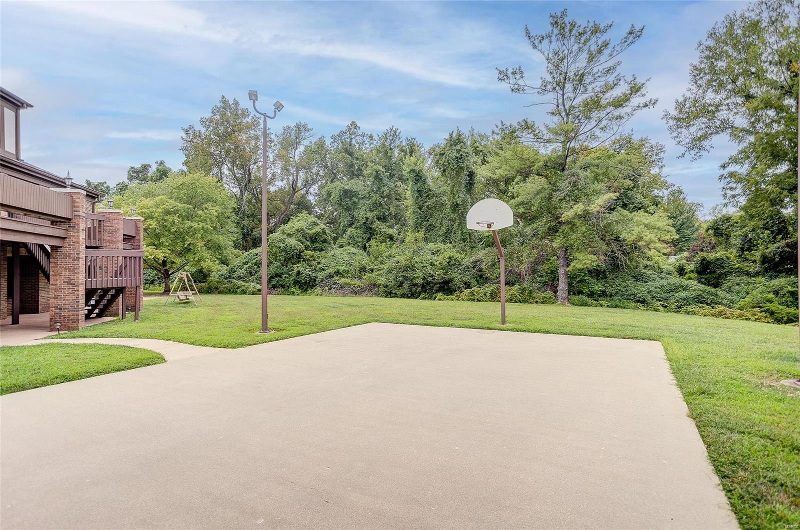 379 Oak Hill Drive Property Photo 10