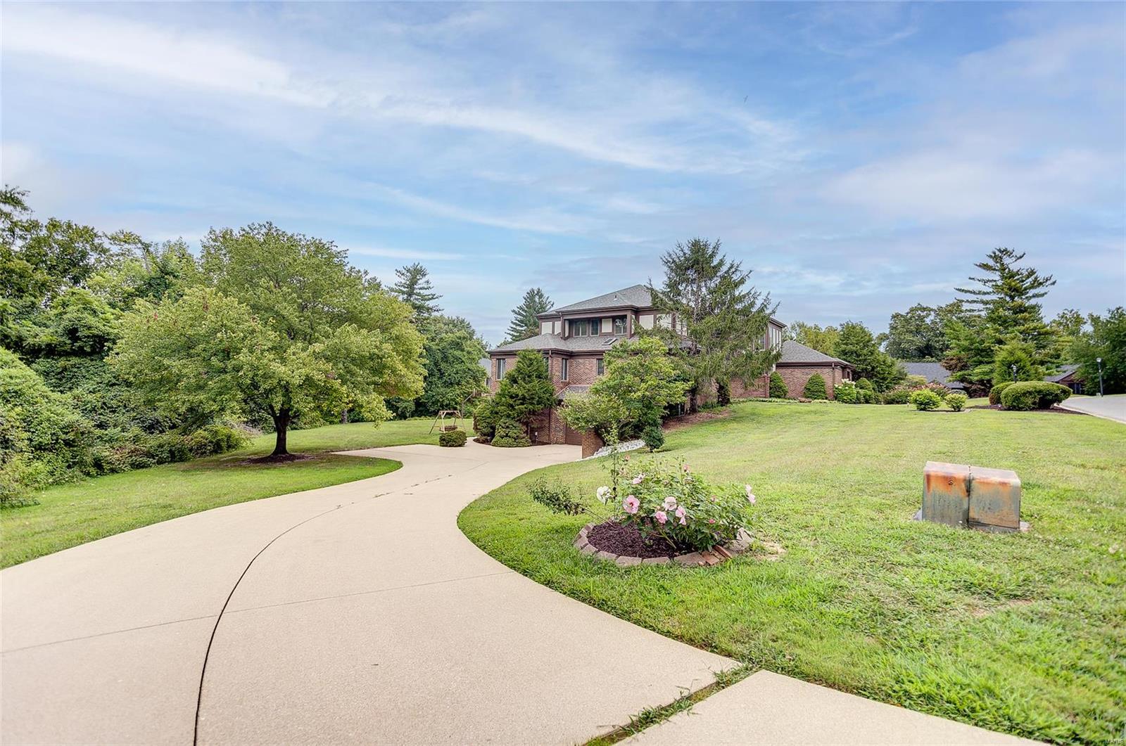 379 Oak Hill Drive Property Photo 14