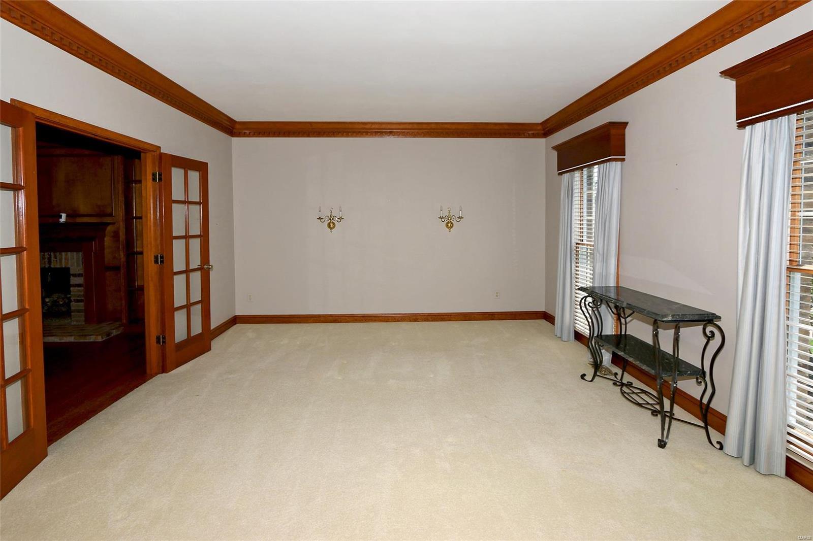 4966 Southridge Park Drive Property Photo 5