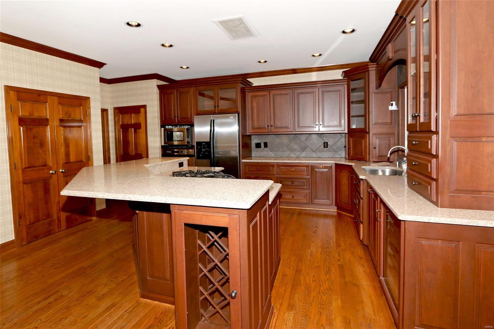 4966 Southridge Park Drive Property Photo 9