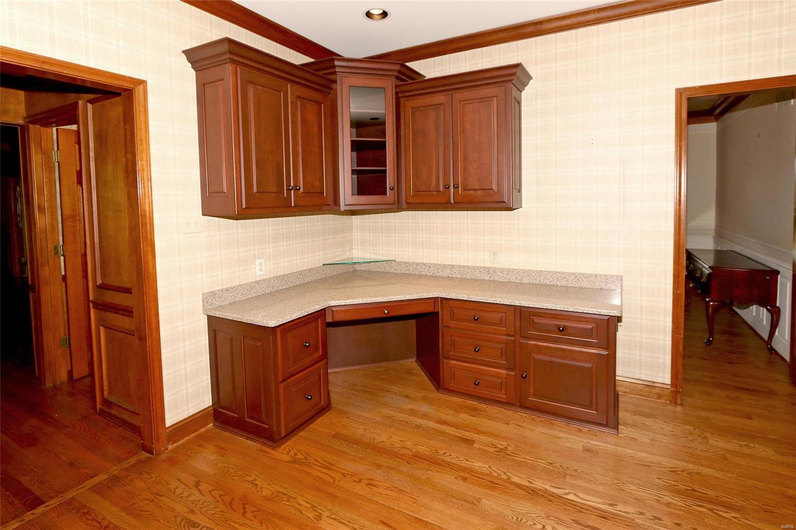 4966 Southridge Park Drive Property Photo 13
