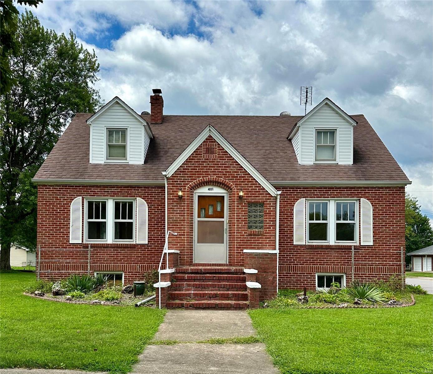 401 S 4th Street Property Photo 1