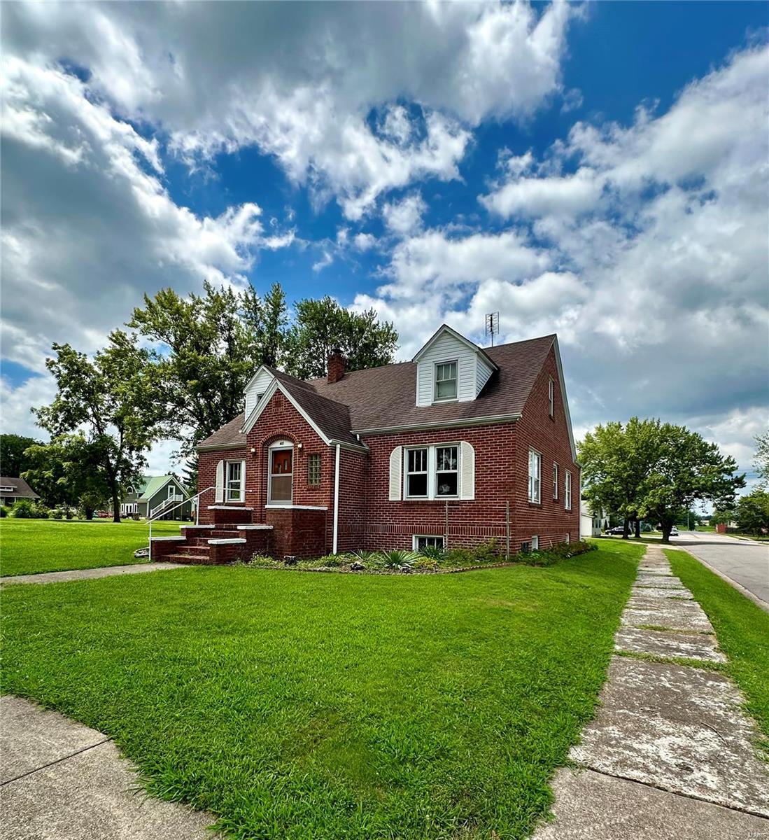 401 S 4th Street Property Photo 2