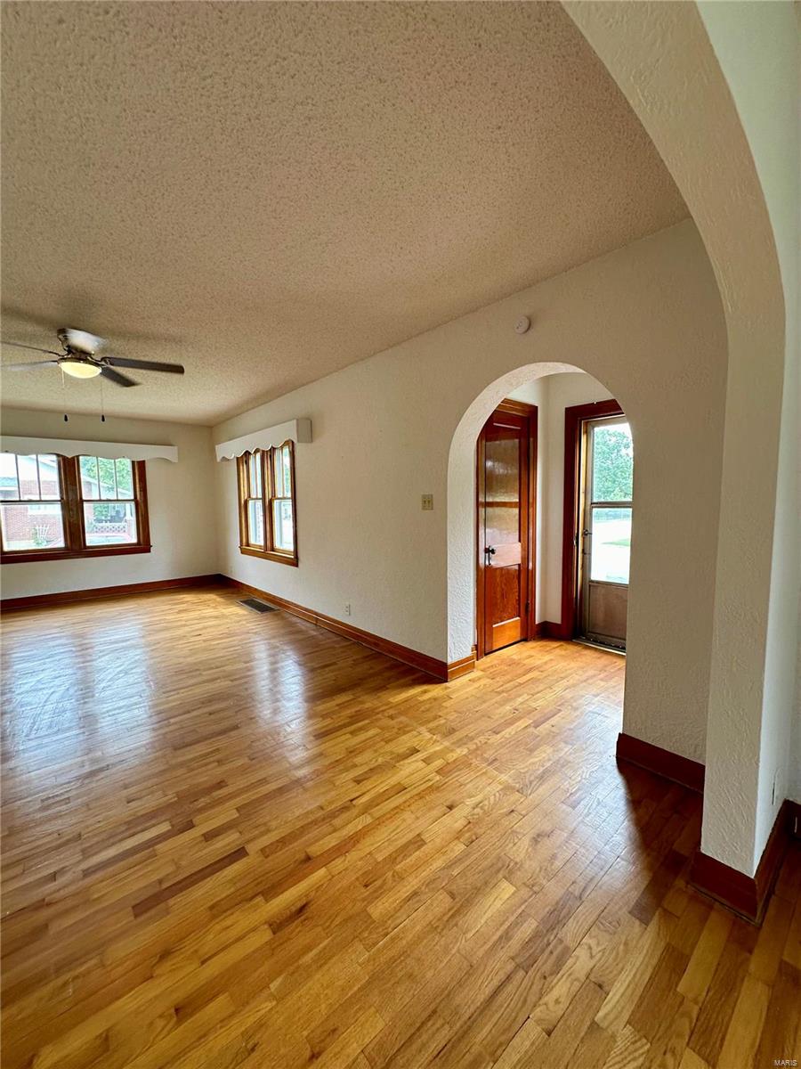 401 S 4th Street Property Photo 3