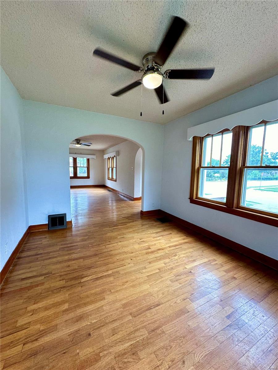 401 S 4th Street Property Photo 6