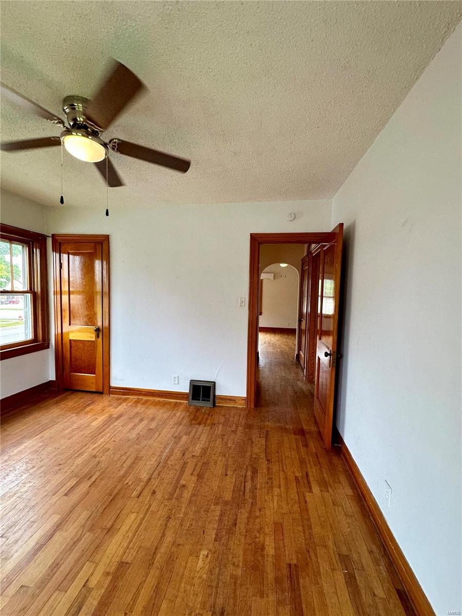 401 S 4th Street Property Photo 7