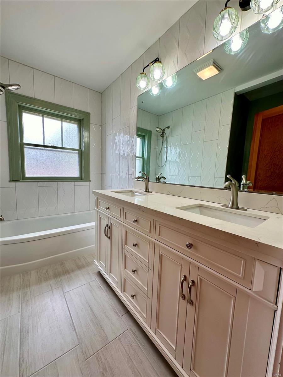 401 S 4th Street Property Photo 8