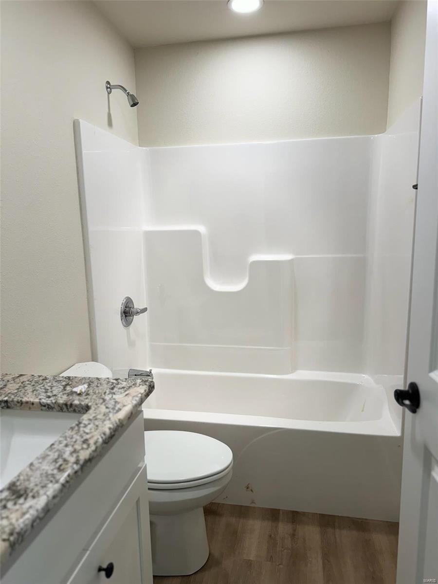 240 Ann Lee Drive Property Photo 10