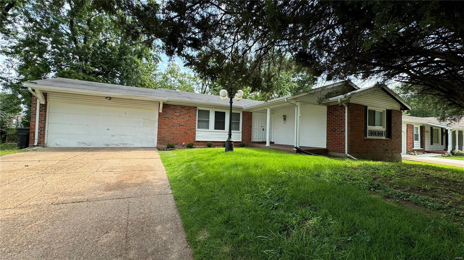 2080 Huntington Drive Property Photo 1