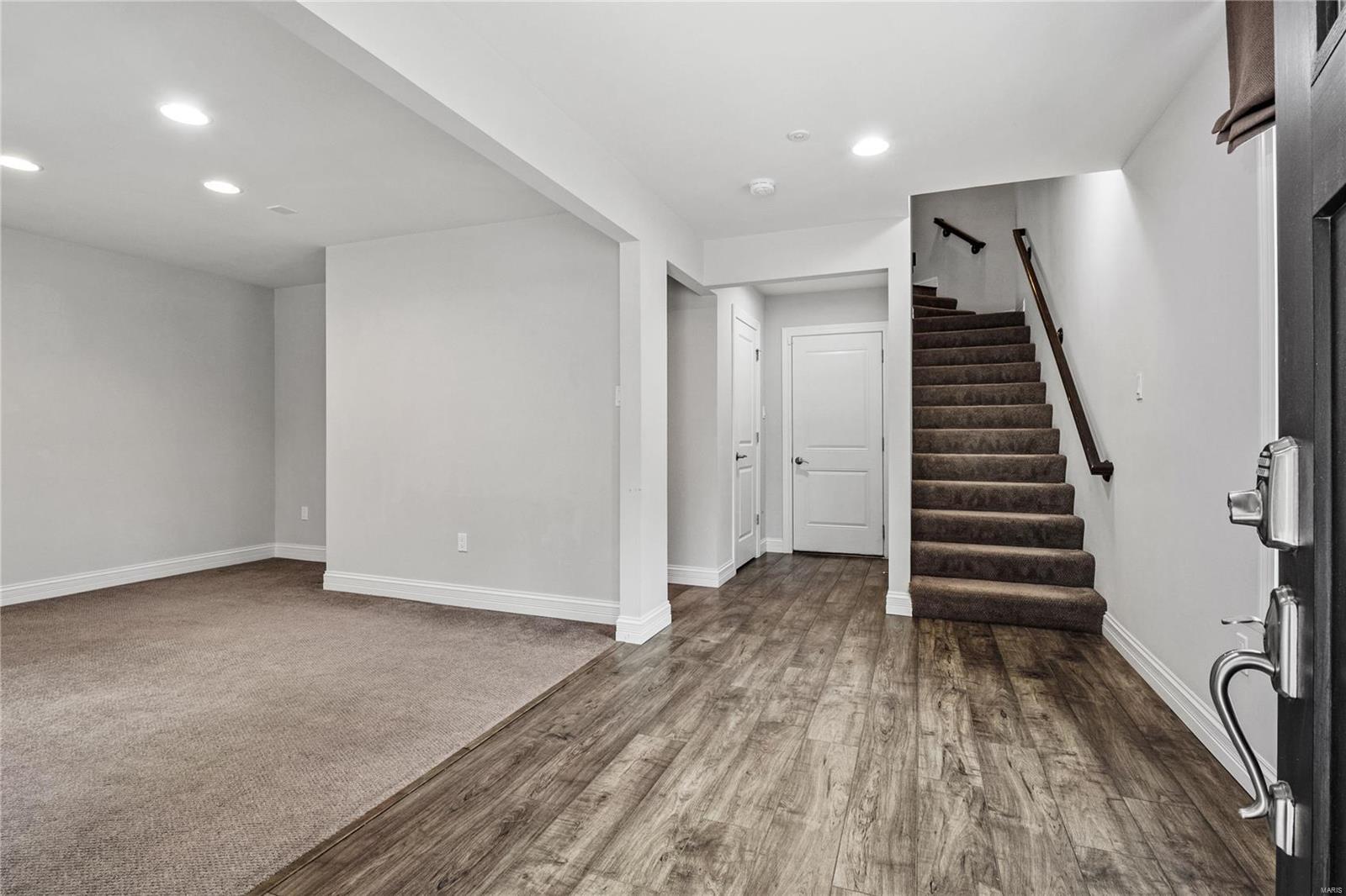 1105 E Linden Avenue Property Photo 2