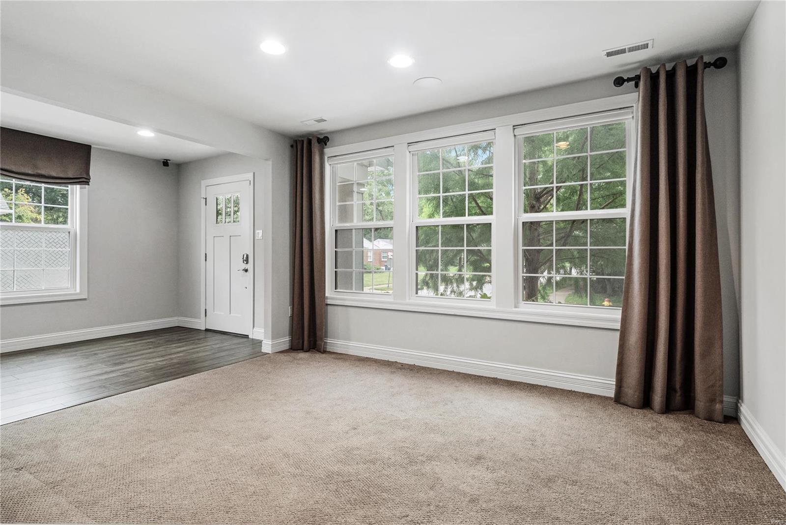 1105 E Linden Avenue Property Photo 5