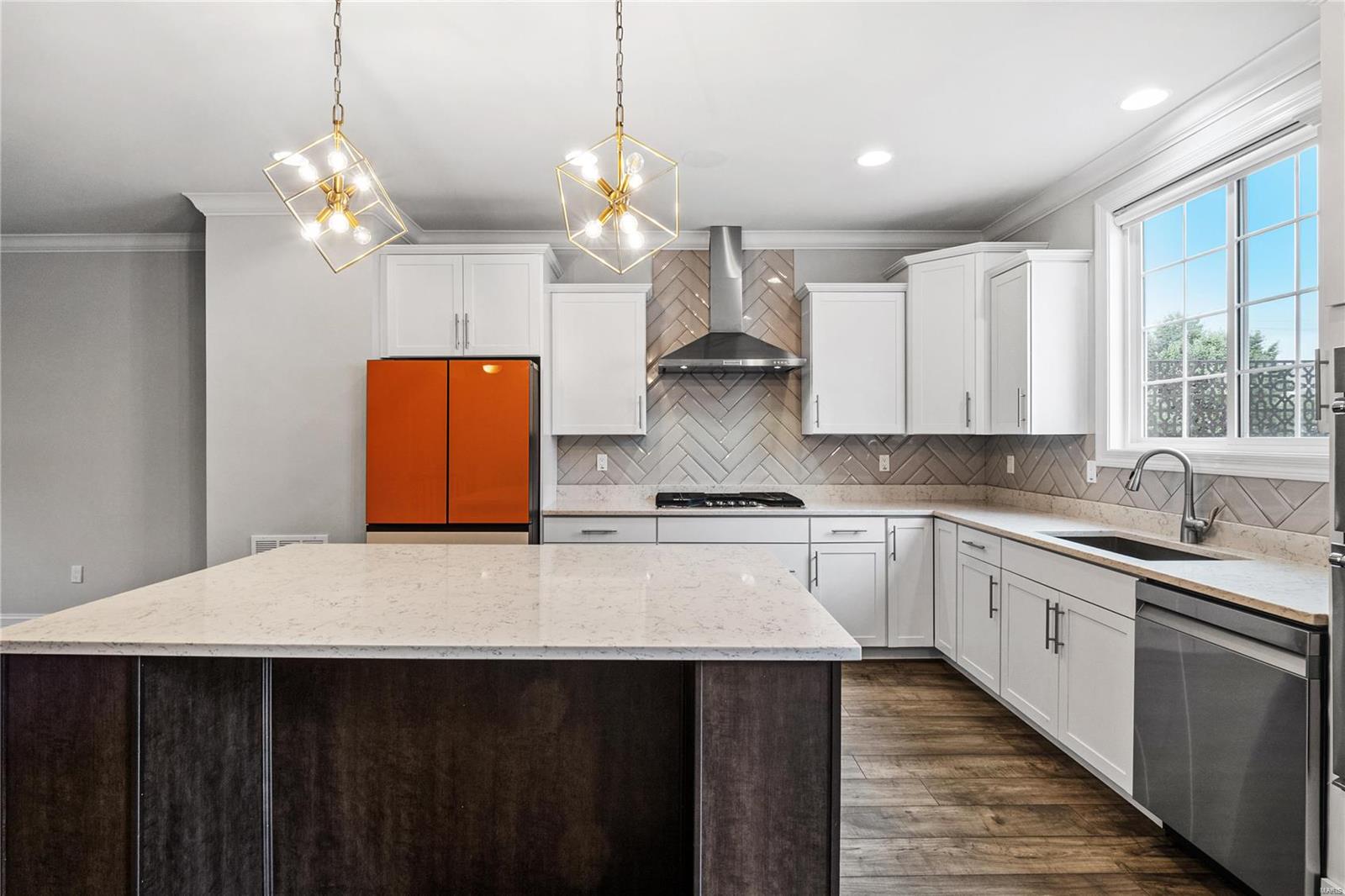 1105 E Linden Avenue Property Photo 10