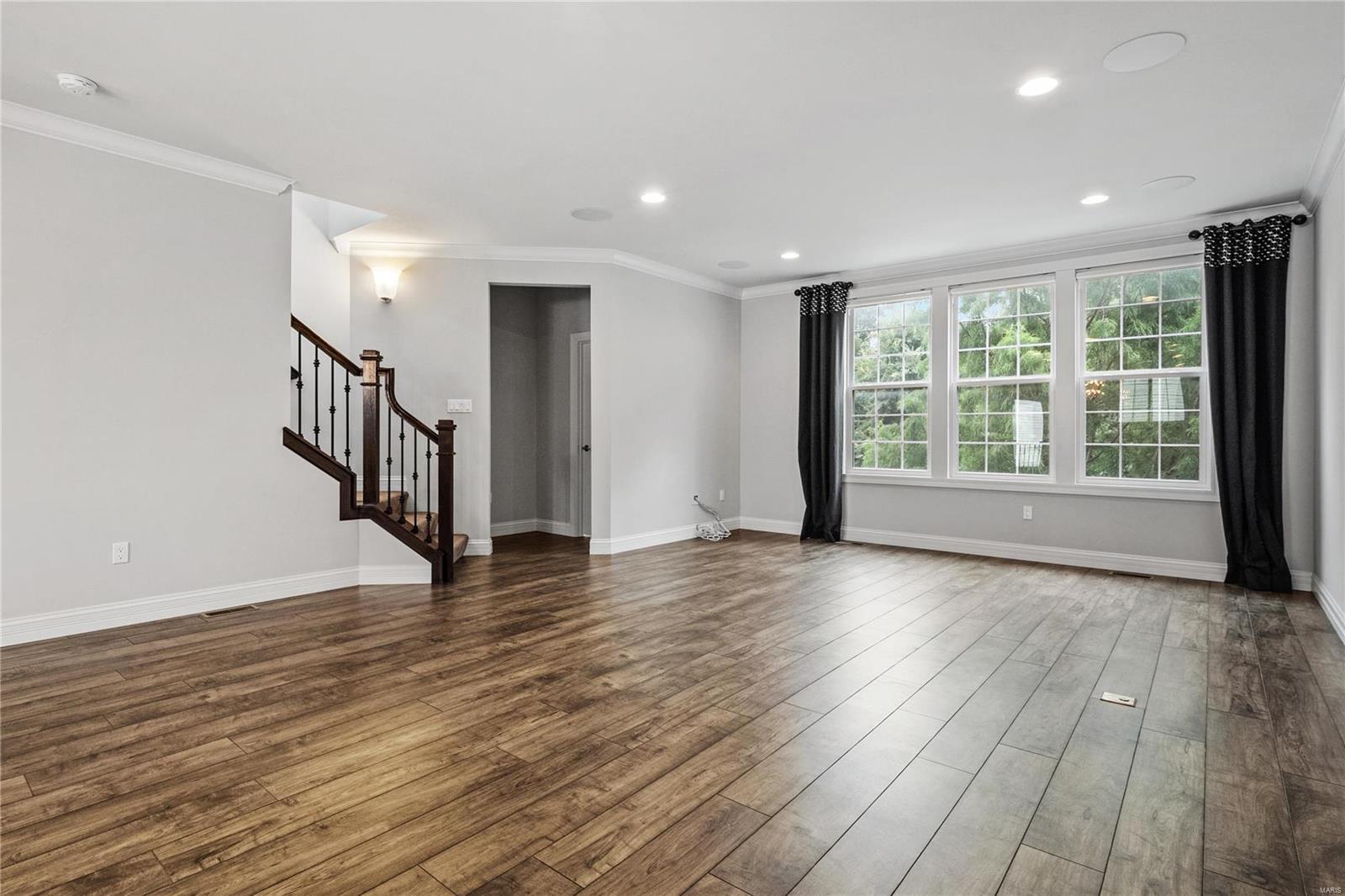 1105 E Linden Avenue Property Photo 14