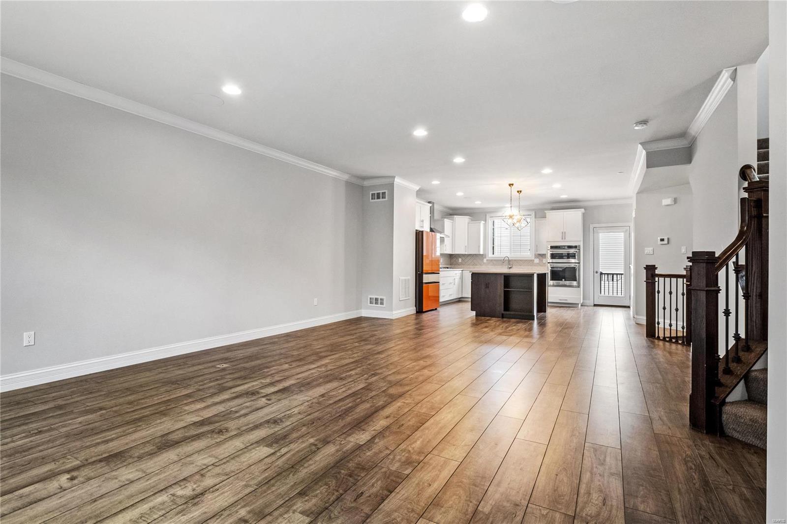 1105 E Linden Avenue Property Photo 16
