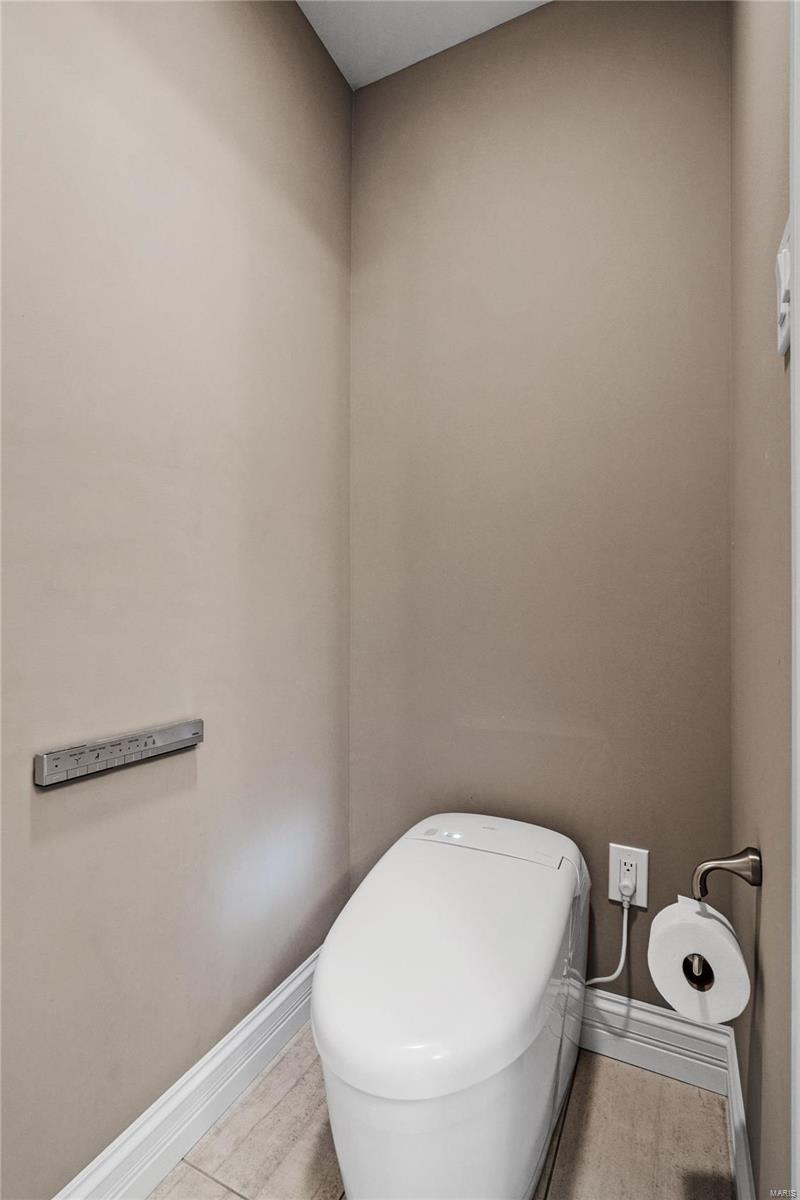 1105 E Linden Avenue Property Photo 28