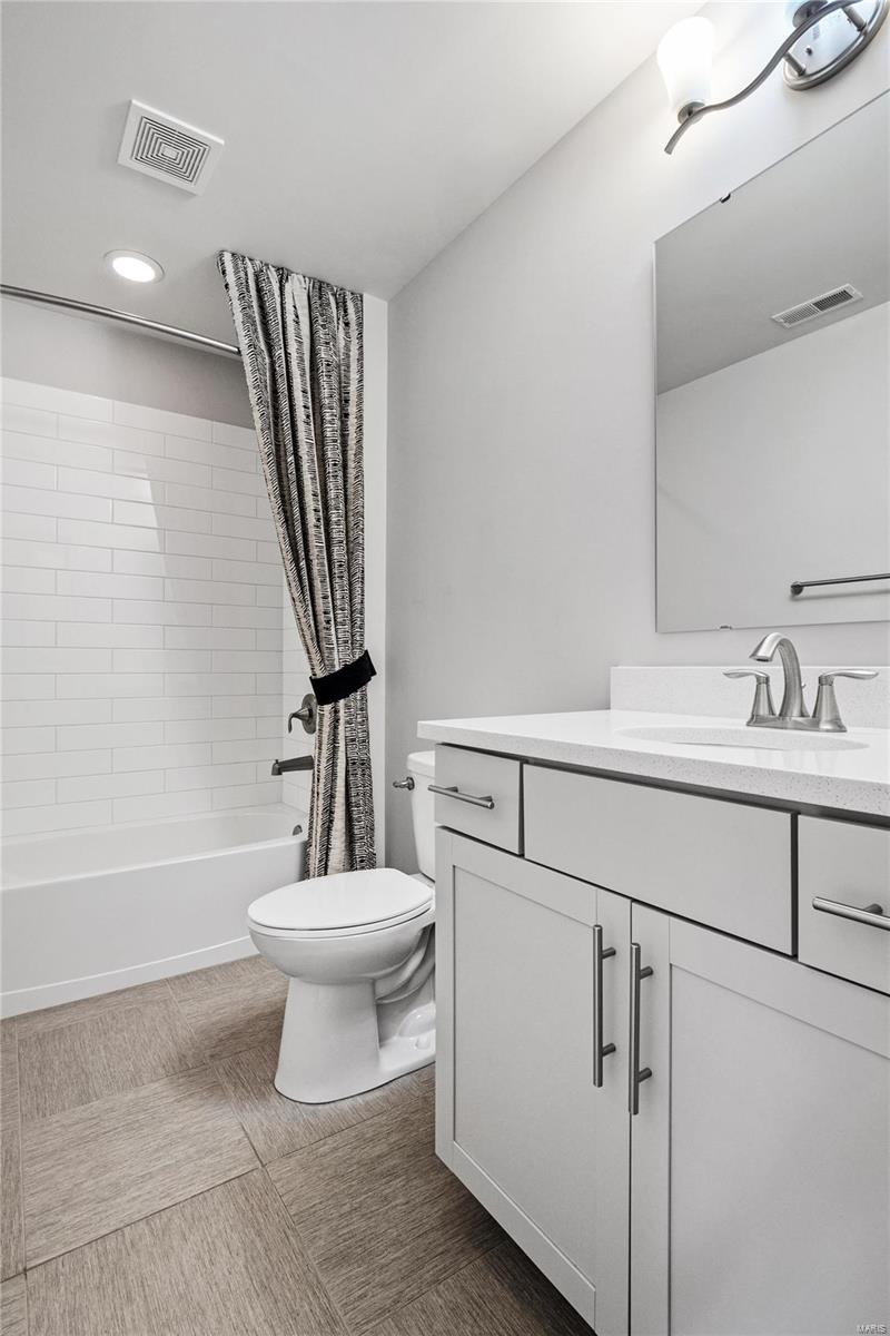 1105 E Linden Avenue Property Photo 36