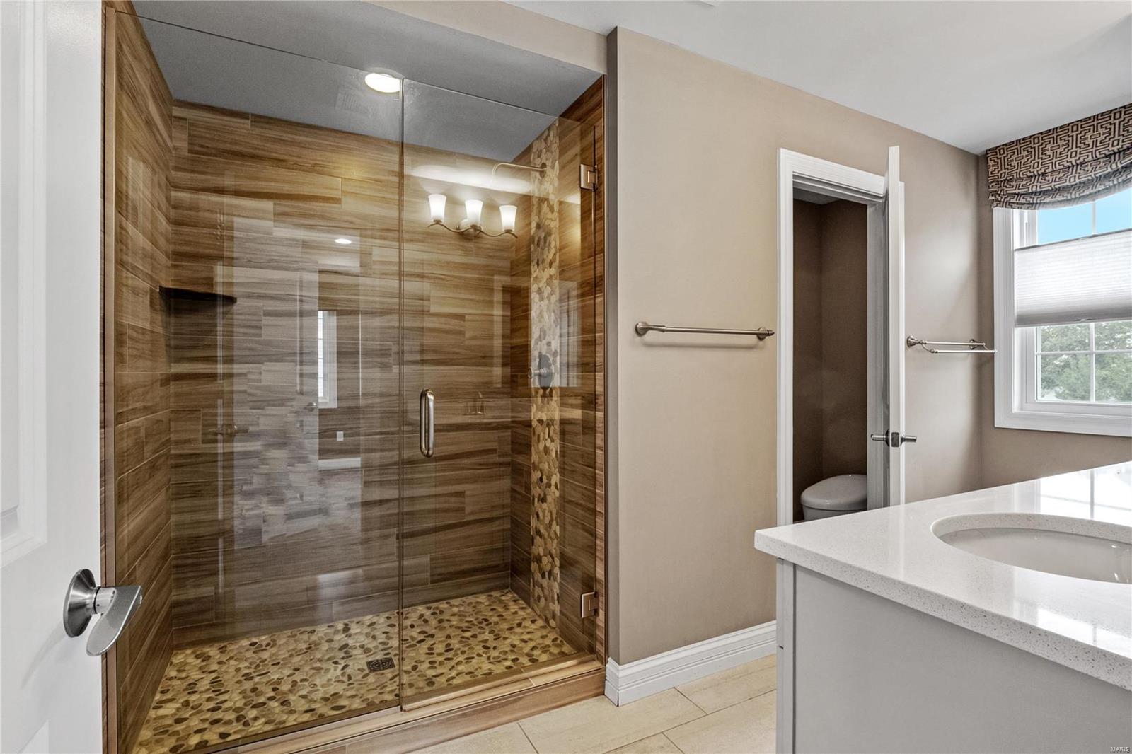 1105 E Linden Avenue Property Photo 37